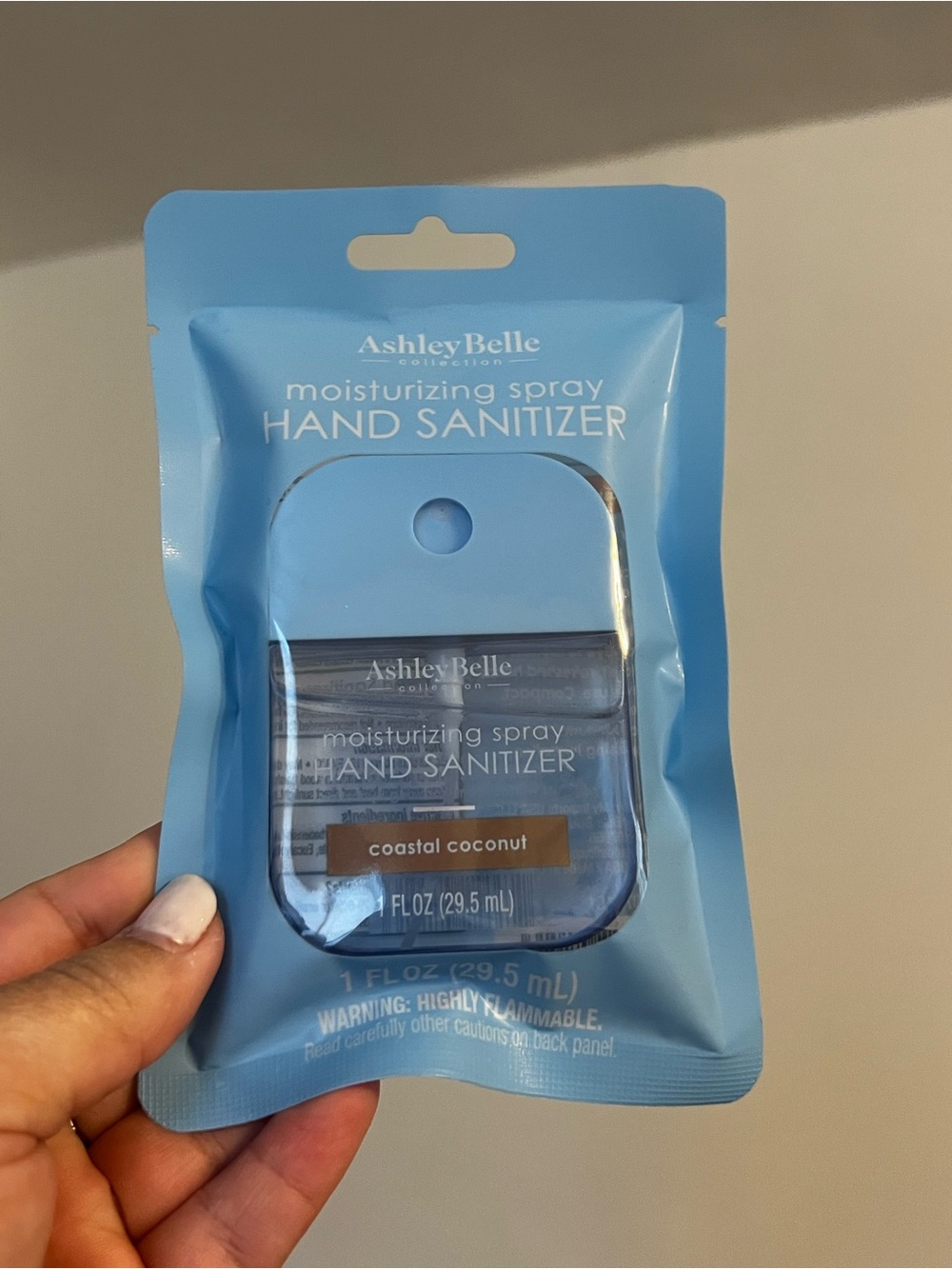 Coastal Coconut Moisturizing Spray Hand Sanitizer - Light Blue